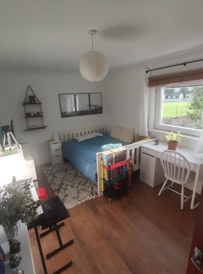 Single Bedroom In Quiet Neighbourhood 글라스고 외부 사진